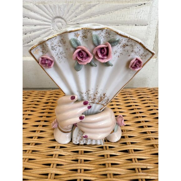 Vintage 50's Lefton Porcelain Hands Holding Fan Vase Roses Cottage Core - Picture 8 of 10